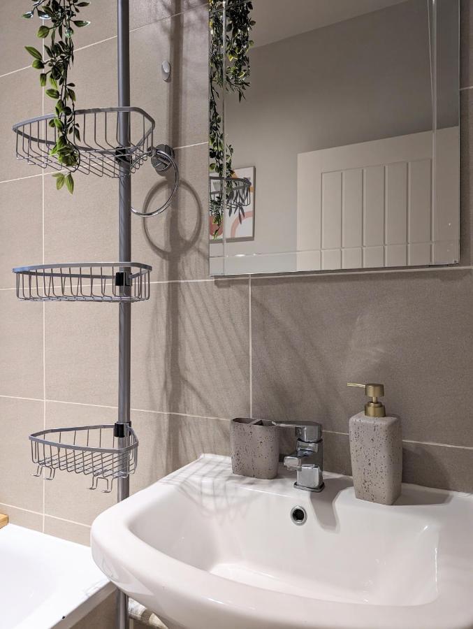 Gorgeous Apartment Wood Green بالمرز غرين المظهر الخارجي الصورة